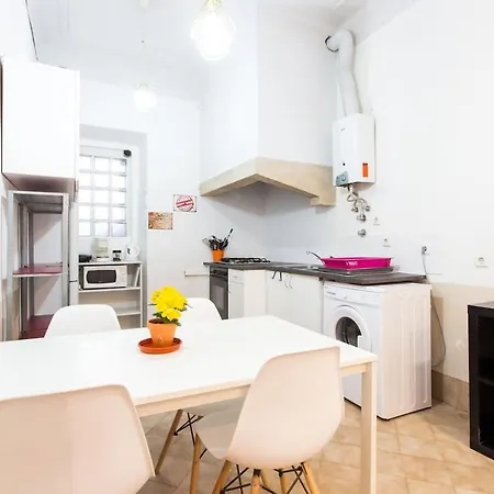 Innrato House בית הארחה *
